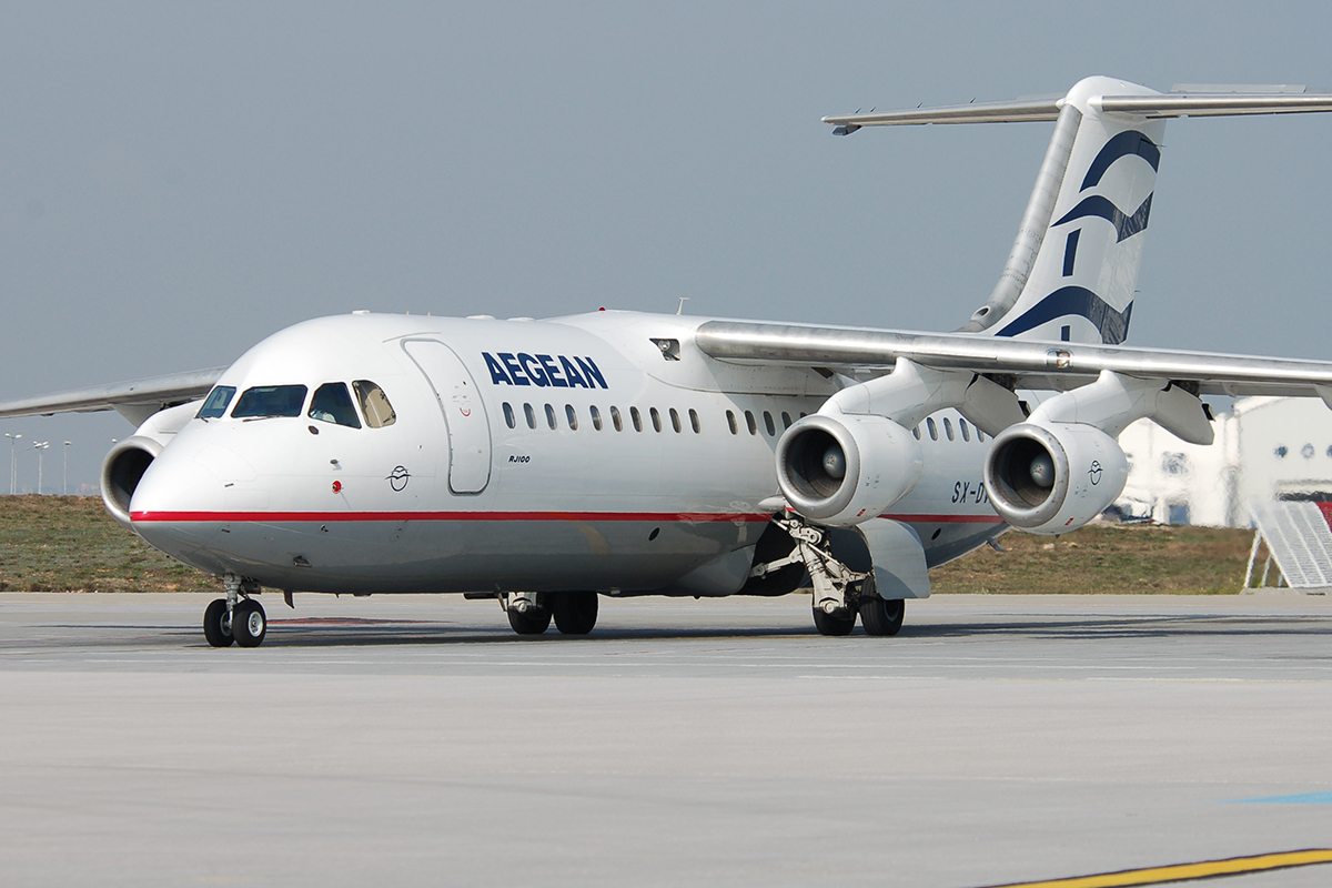 Az Aegean Airlines első géptípusa, az Avro RJ100-as regionális repülőgép. (Forrás: Aegean Airlines) | © AIRportal.hu