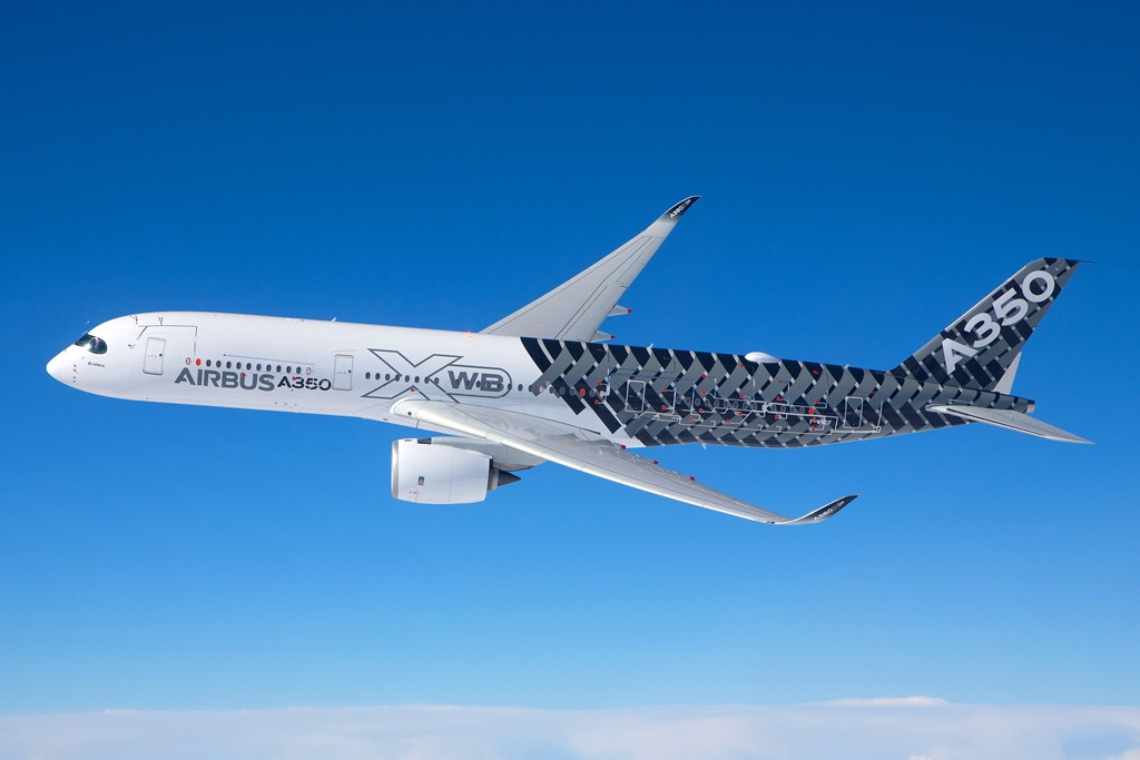 A leendő legnagyobb Dreamliner konkurens viszonylatban az A350-900XWB-hez áll legközelebb, az 315 utast vehet fedélzetére, és már 539 darabot értékesítettek belőle. Az európai repülőgépgyár az idei év végén készül forgalomba bocsátani a típust. (Fotó: Airbus) | © AIRportal.hu