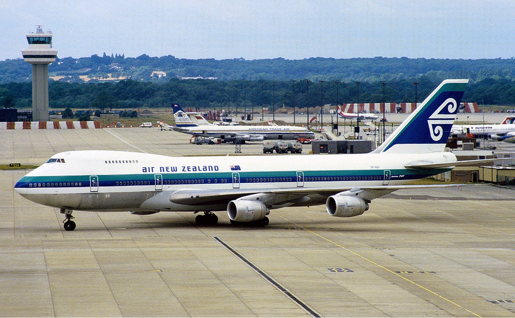 Air New Zealand Boeing 747-200-as 1984-ben London Gatwicken. (Fotó: Tim Rees - Wikimedia) | © AIRportal.hu