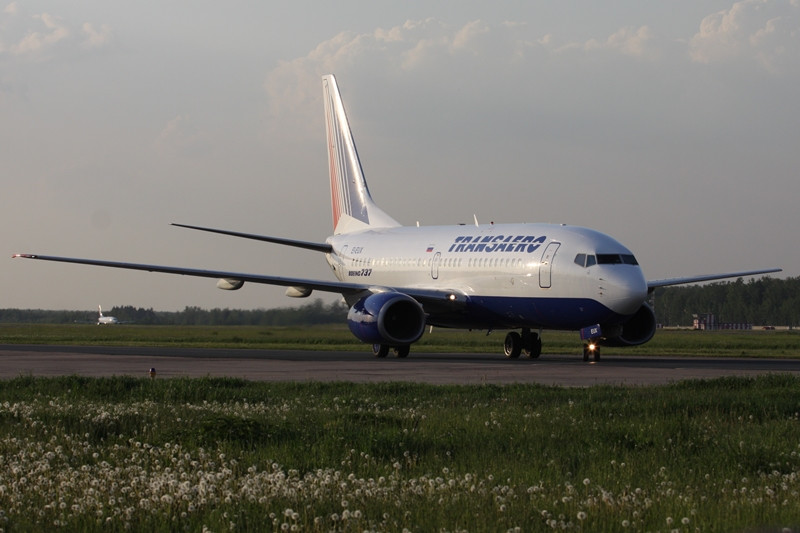 A Transaero-flotta EI-EUX lajstromú Boeing 737-700-asa (ex. HA-LOL) a szolgálatba állása után nem sokkal a Domogyedovói repülőtéren. (Fotó: Transaero Airlines) | © AIRportal.hu