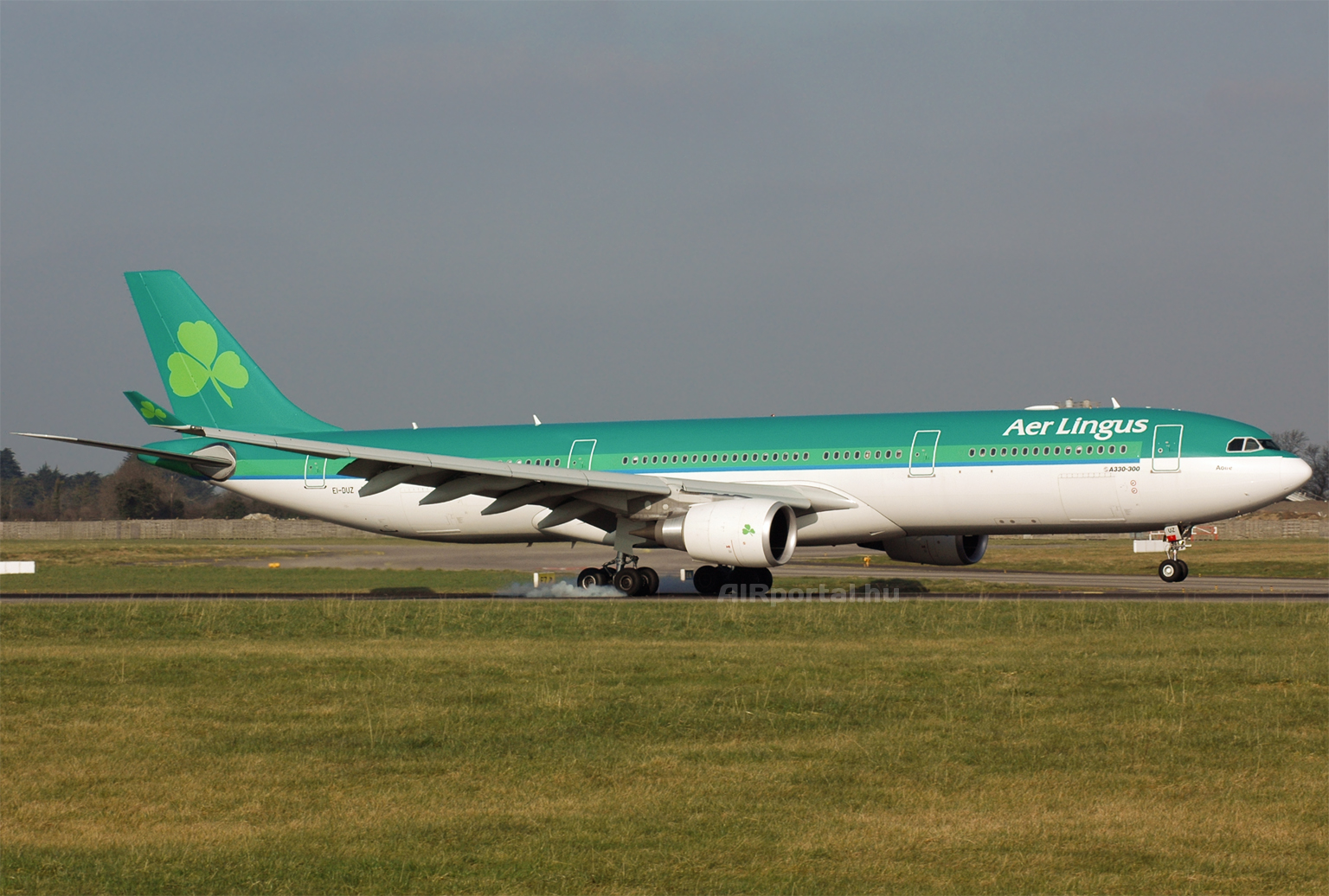 Az Aer Lingus szélestörzsű flottáját Airbus A330-asok alkotják, azonban legkorábban jövőre érkeznek az új Airbus A350-900 repülőgépek. (Fotó: Szalmási Szabolcs - AIRportal.hu) | © AIRportal.hu