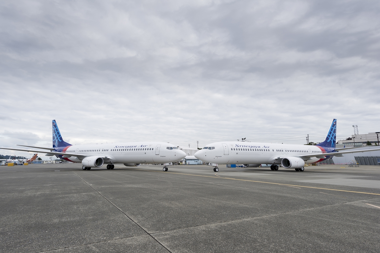 Az átadásra felsorakoztatott két 737-900ER. (Fotó: Boeing Company) | © AIRportal.hu