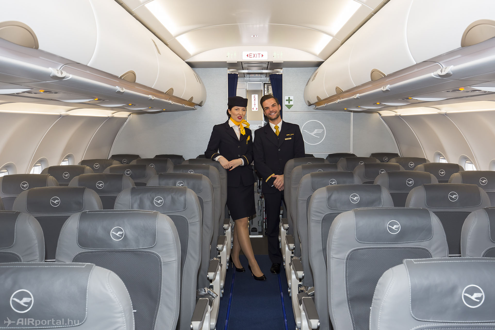 A fedélzet minden másban egyezik az újabb A320ceo példányokkal. | © AIRportal.hu