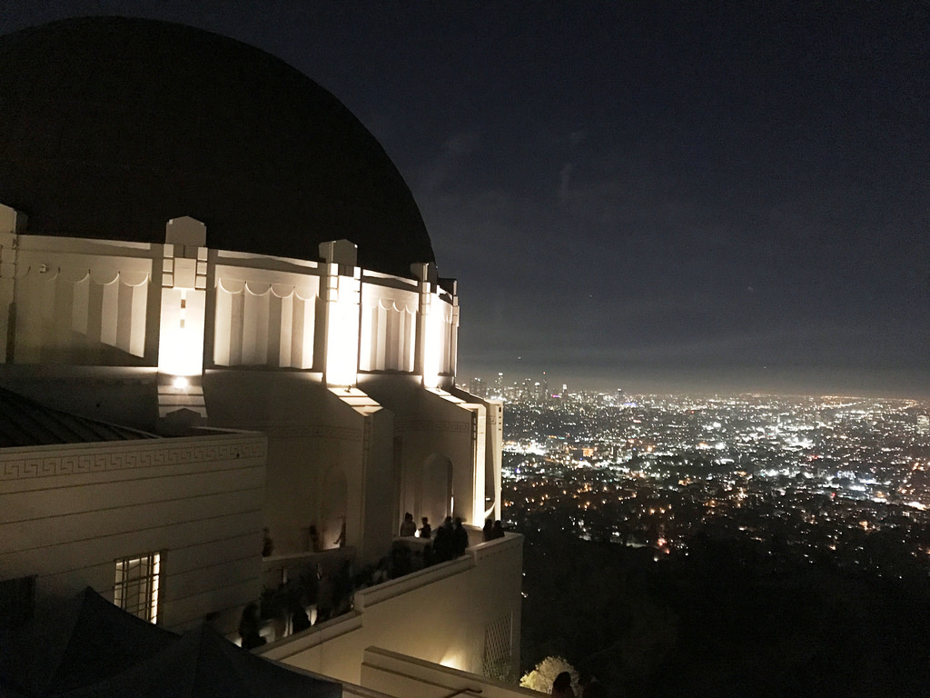 Kilátás este a Griffith Csillagvizsgálóból. Előttünk Los Angeles belvárosa, de ellátni Santa Monicától Pomonáig (Fotó: AIRportal.hu) | © AIRportal.hu