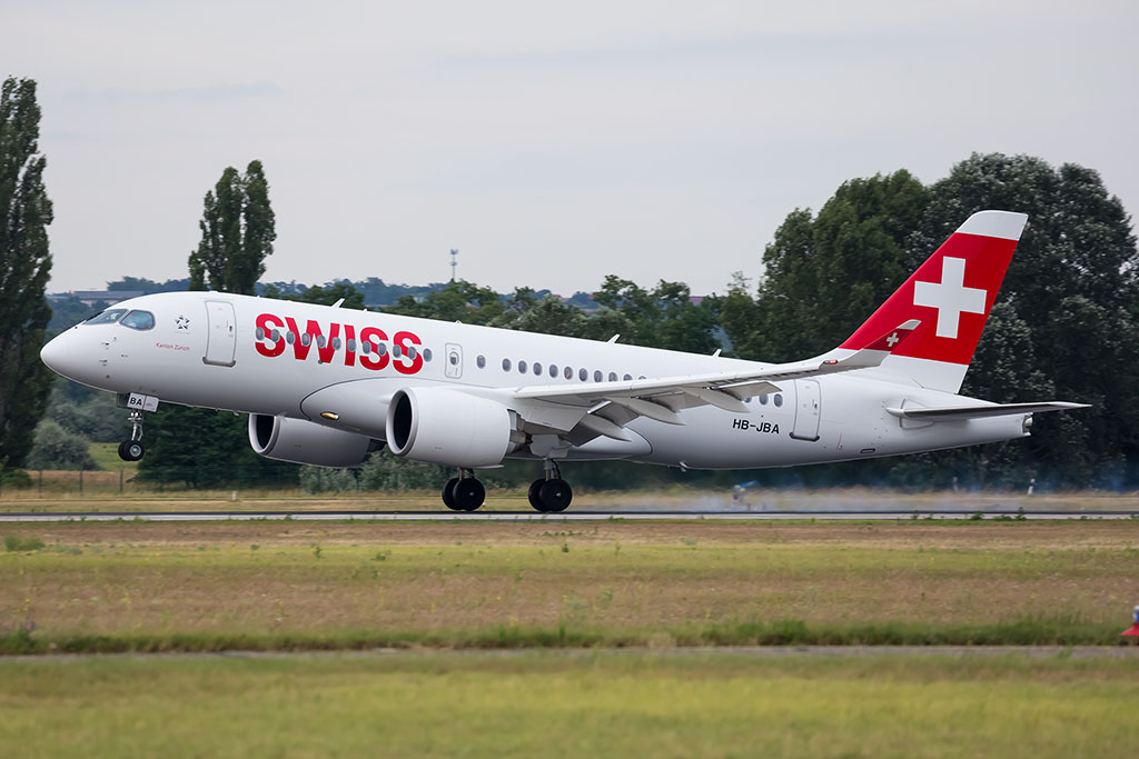 A világ első CSeries-üzemeltetője a kisebbik, CS100-as változattal a svájci légitársaság volt (Fotó: AIRportal.hu) | © AIRportal.hu