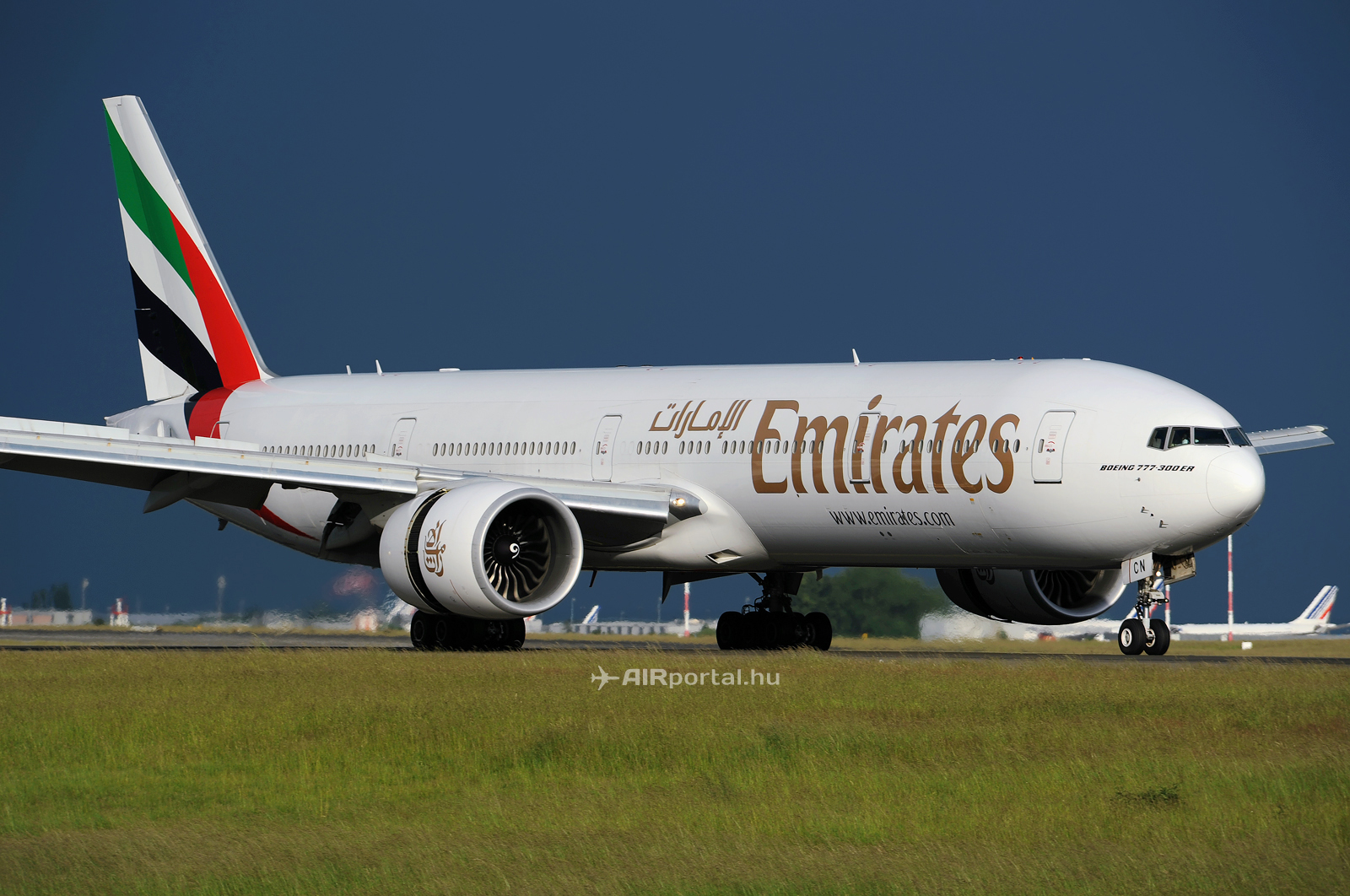 Úgy látszik, hogy az Emirates üzletpolitikáját tökéletesen kielégítik a Boeing 777-es és 787-es típusok saját kategóriájukban? (Fotó: Kovács Gábor - AIRportal.hu) | © AIRportal.hu