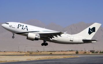Rálőttek egy utasszállító gépre Pakisztánban