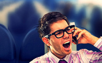 Már Angliába is csak feltöltött mobillal ajánlott repülni