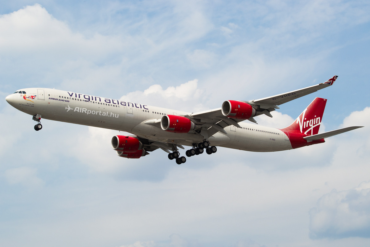 A Virgin Atlantic Airbus A340-642-es gépe leszállás közben. (Fotó: Borókai Máté - AIRportal.hu) | © AIRportal.hu