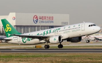 Nem repülhettek a HIV-fertőzöttek, most perelnek