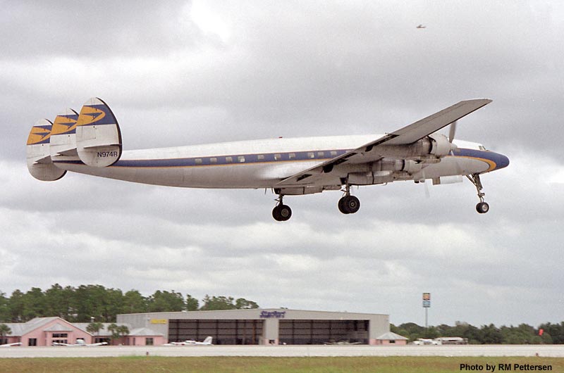 A Starliner utolsó repülőképes példányának felszállása 2001-ben. Vajon mikor szállhat fel ismét a nagymúltú típus legutolsó képviselője?(Fotó: Ralph M. Pettersen - a szerző engedélyével) | © AIRportal.hu