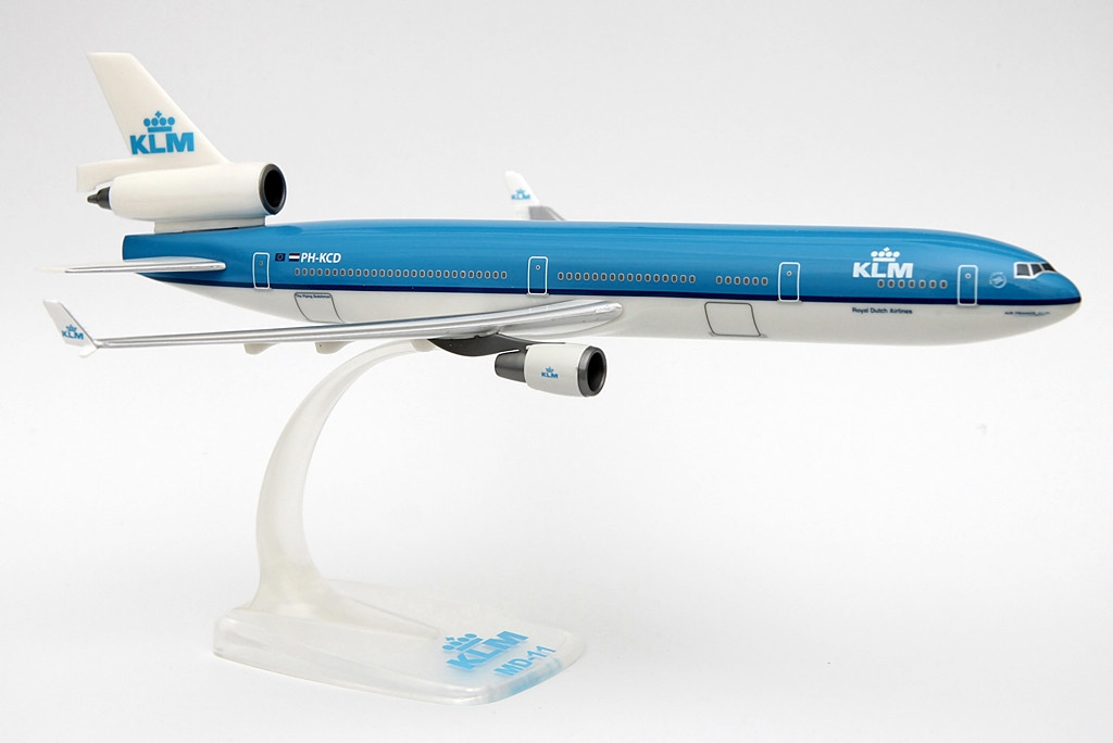 A PH-KCD lajstromú MD-11-es 1994. szeptember 17-t érkezett újonnan, közvetlenül a McDonnell Douglas gyártól a KLM-hez. Idén töltötte be húszadik évét, és azon gépek közé tartozik, amelyek a típus kivonásának menetrendjében az utolsókig teljesítenek szolgálatot. "Florence Nightingale" lesz a teljesítője a három közül az egyik november 11-i búcsúrepülésnek is. | © AIRportal.hu