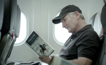 Félezer repülőtéren járt a magyar világutazó