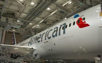 Elkészült az American első Boeing 787-esének festése