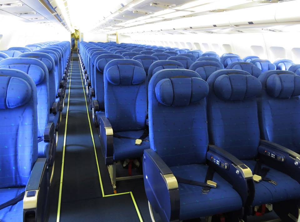 A turista osztály sűrűn székezve várja a megnövekedett utasforgalmú csúcs időszak utasait. (Fotó: Azul) | © AIRportal.hu