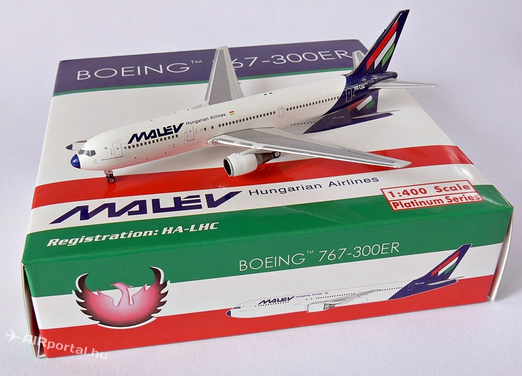 Az amerikai gyártmányú Boeing 767-es a Malév flottatörténetében 1992 és 2008 között volt jelen. Két közvetlen rendelésre készült B-767-200ER és három bérelt B-767-300ER teljesített különböző időbeli megosztásban szolgálatot. Olyanra, hogy egyszerre két, vagy több hosszított törzsű 767-es működött volna a Malévnél nem volt példa. | © AIRportal.hu