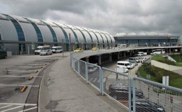 Új biztonsági céggel harcol a taxishiénák ellen a reptér