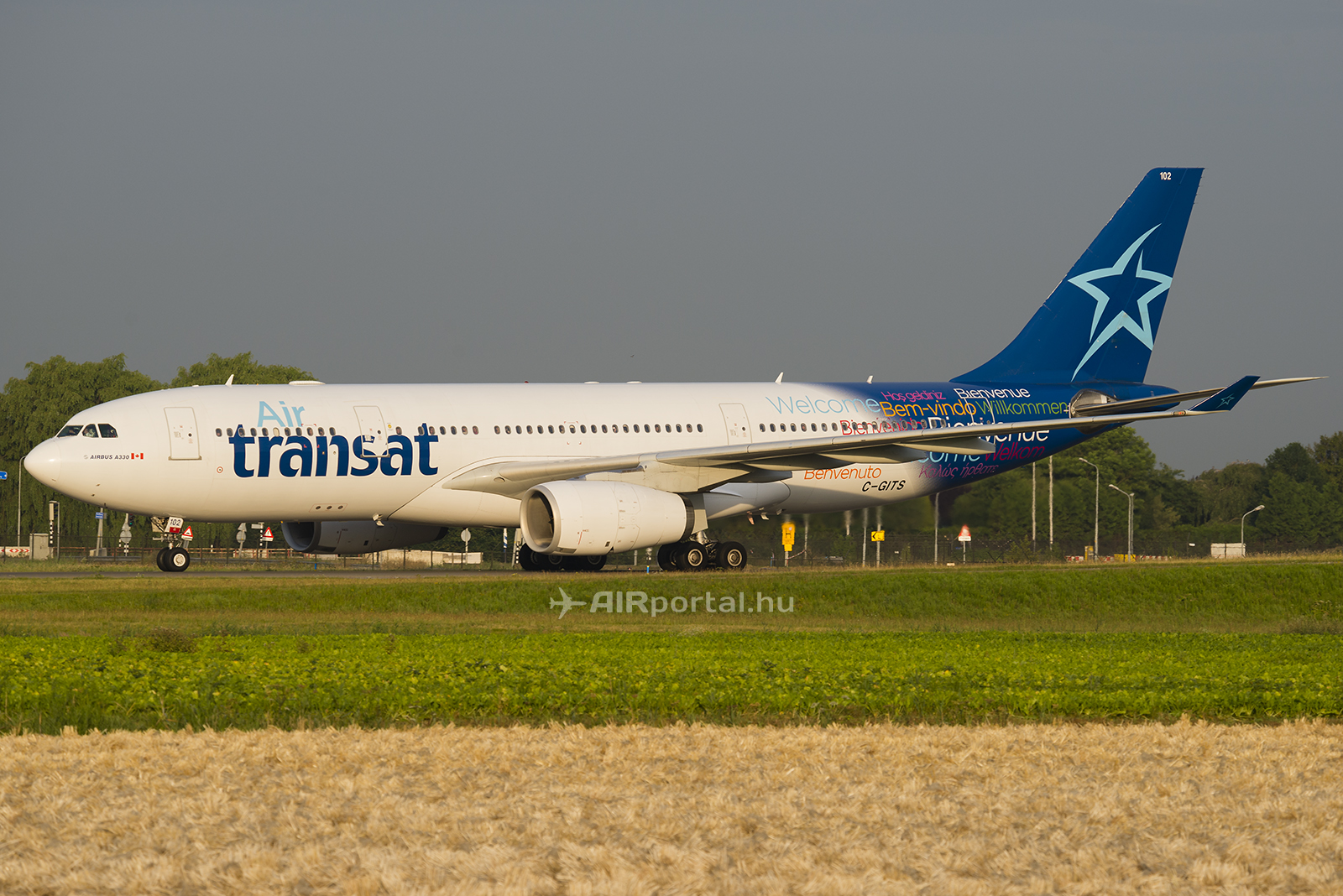 Az Air Transat Airbus A330-200-assal érkezik majd. (Fotó: Bodorics Tamás - AIRportal.hu) | © AIRportal.hu