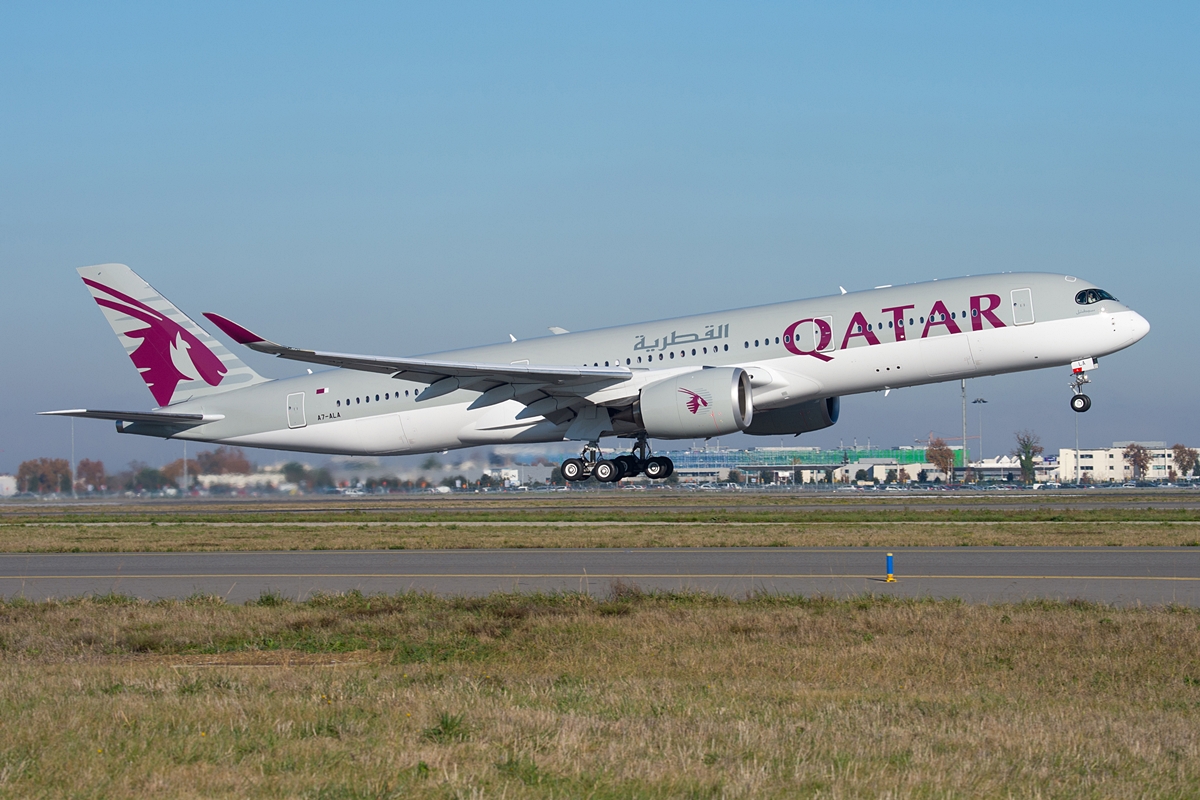 A Qatar Airwaysnek jelenleg három darab A350-900-as van a flottájában. Teljes rendelésállományuk 80 gépre érvényes, amelyből 37 darab a hosszabb A350-1000-esre szól. (Fotó: Airbus) | © AIRportal.hu