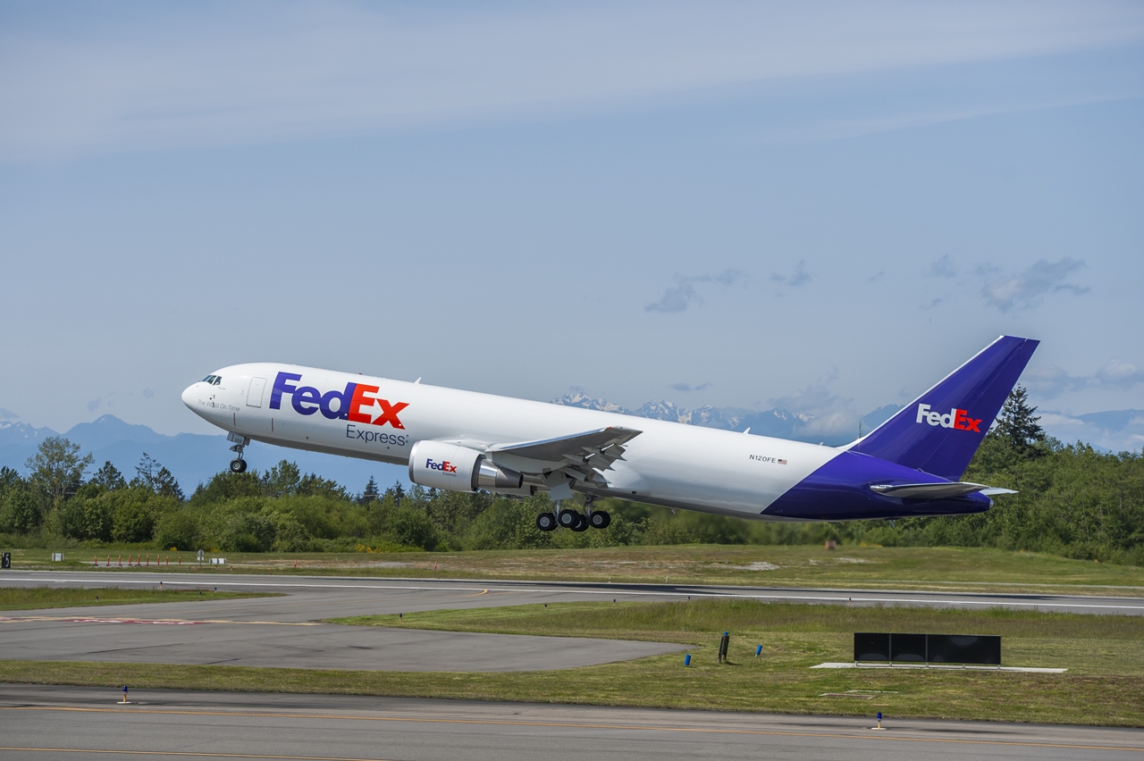 A századik B767-300F a FedEx N120FE lajstromú gépe. (Fotó: Boeing Company) | © AIRportal.hu