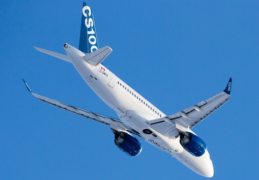 Az FTV5-ös március 18-án az első repülése alkalmával, ekkor még gyári festésben. (Fotó: Bombardier Aerospace) | © AIRportal.hu