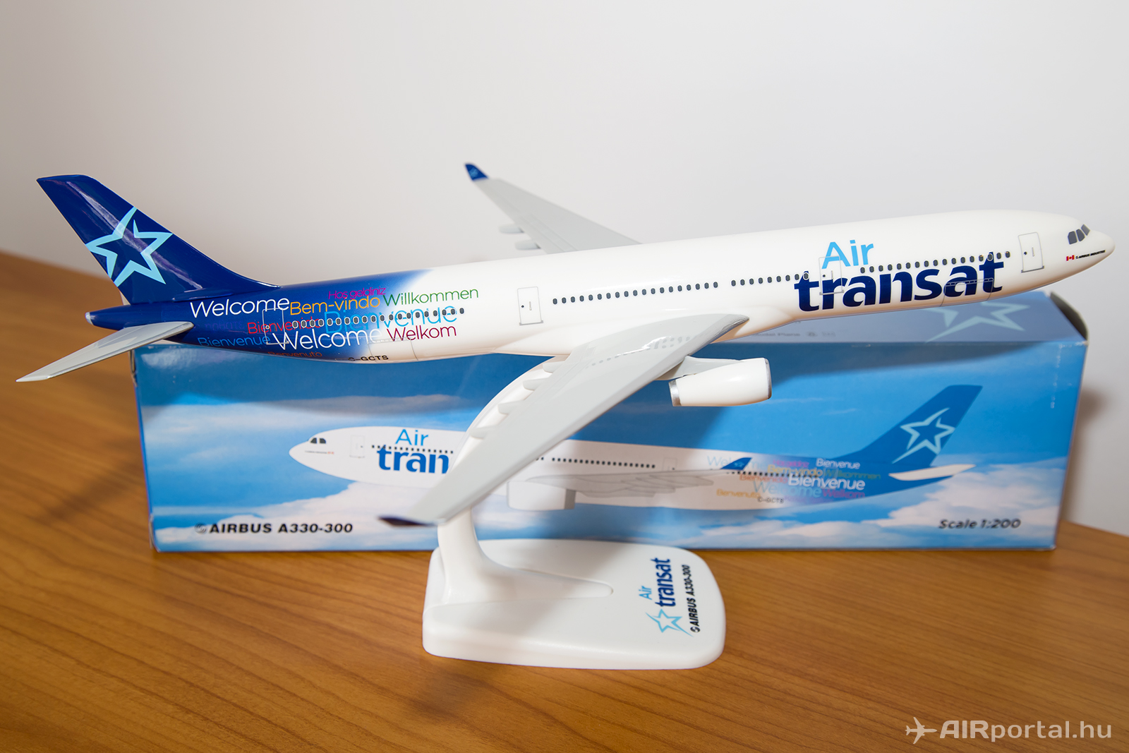 A nyeremény egy darab, ugyanilyen, de bontatlan csomagolású modell! | © AIRportal.hu