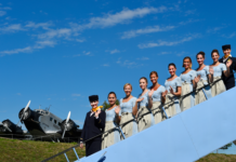 Népviseletben repülnek a Lufthansa légiutas-kísérői