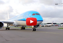 Így fogadták Schipholon a KLM első Dreamlinerét