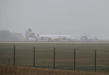 Bombafenyegetés: Budapesten szakította meg útját a Condor gépe