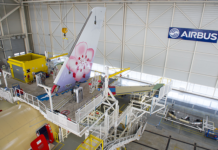 Testet öltött a China Airlines első A350-ese