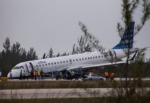 Behúzott orrfutóval szállt le a JetBlue E-Jet a Bahamákon