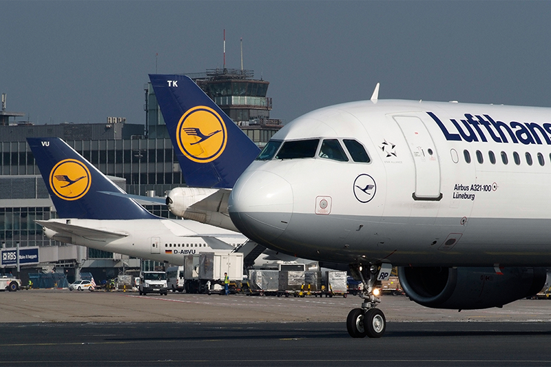 A Lufthansa Airbus A321-ese Frankfurtban. (Fotó: Lufthansa) | © AIRportal.hu