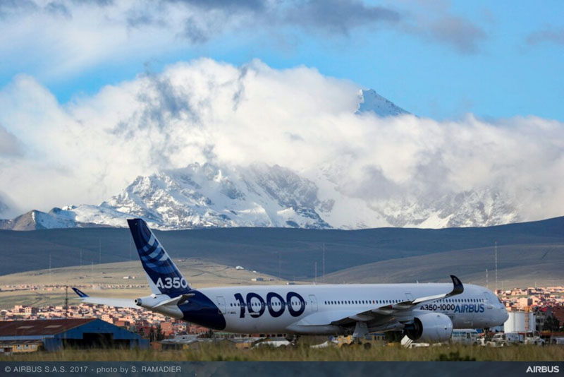 Az A350-1000 La Pazban. (Fotó: Airbus) | © AIRportal.hu