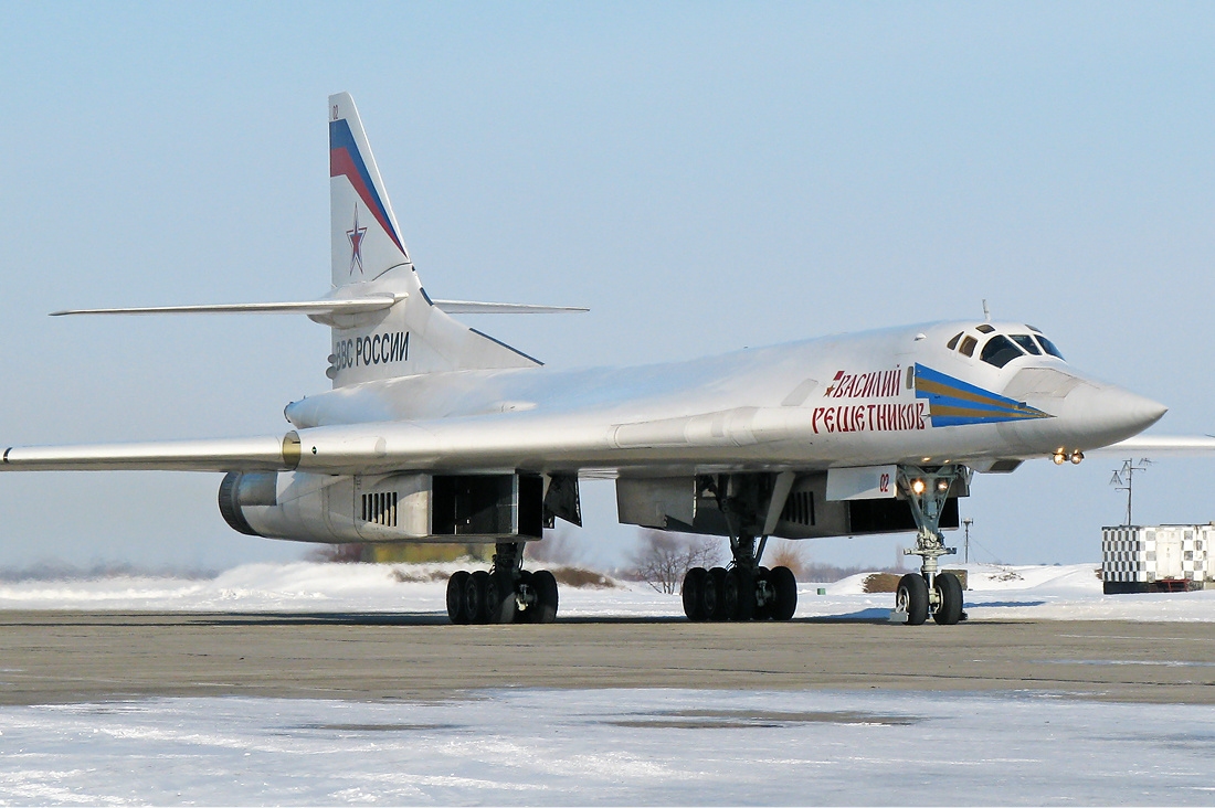 Tupolev_Tu-160_Naumenko-2.jpg