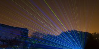 A karácsonyi lézerfények veszélyeire figyelmeztet a HungaroControl