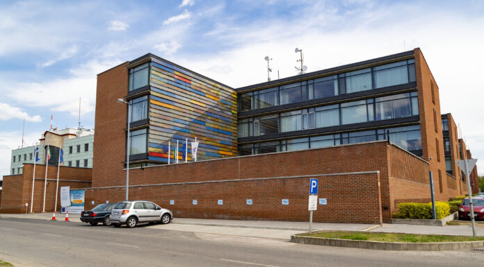 Bérmegállapodást kötött a HungaroControl a szakszervezetekkel