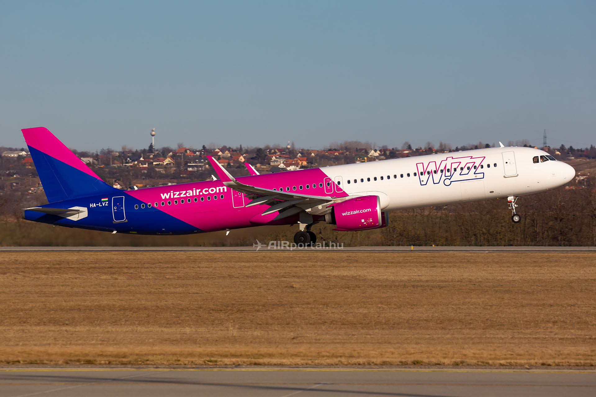 Újraindítja izraeli járatait a Wizz Air