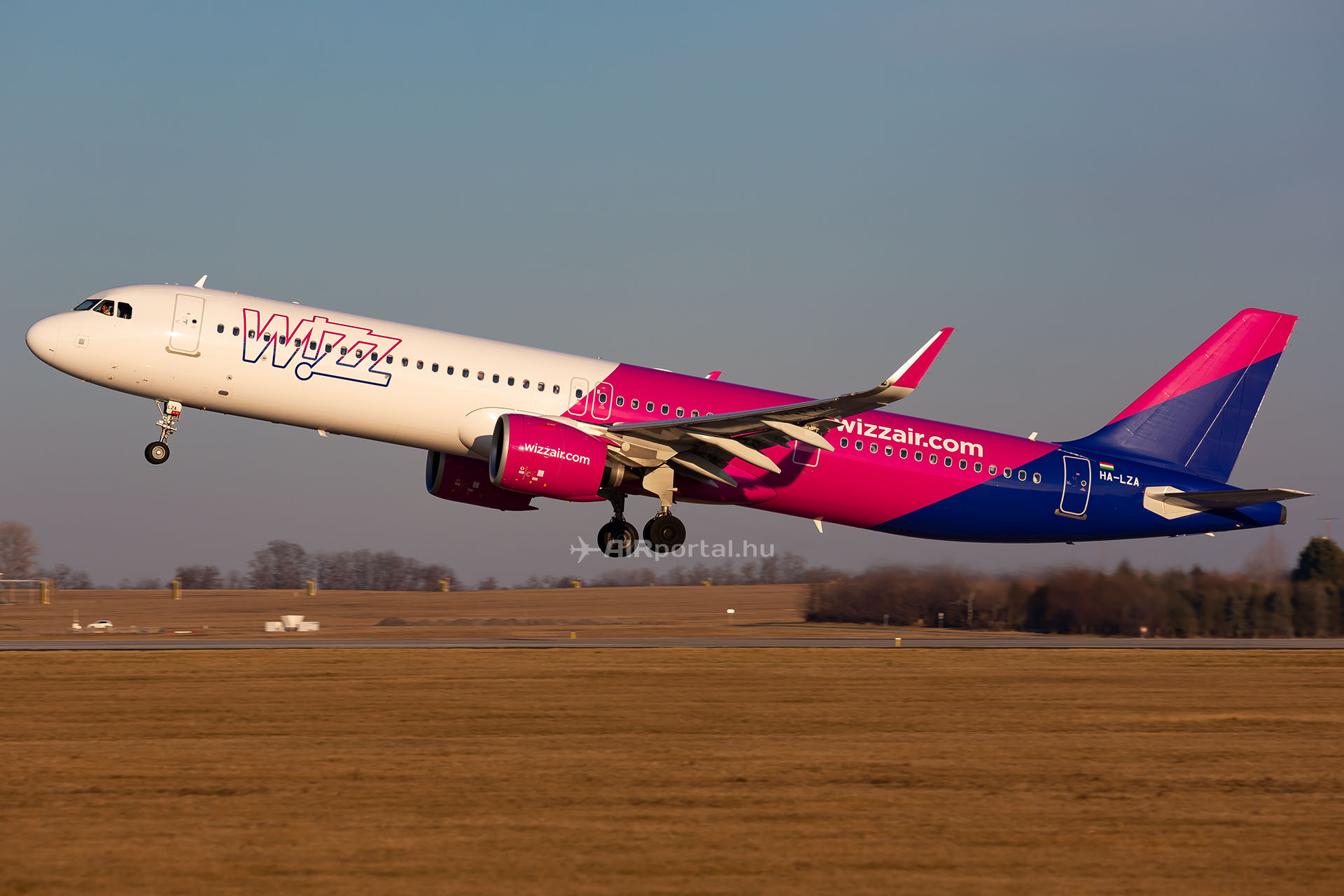 Kilenc magyarországi útvonalát újranyitja a Wizz Air