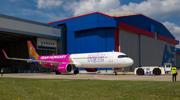 Bemutatta olimpiai festésű repülőgépét a Wizz Air