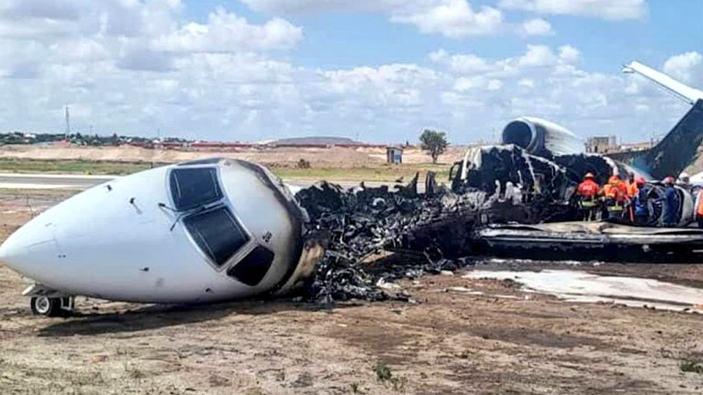 Balesetet szenvedett és kiégett egy ERJ-145-ös