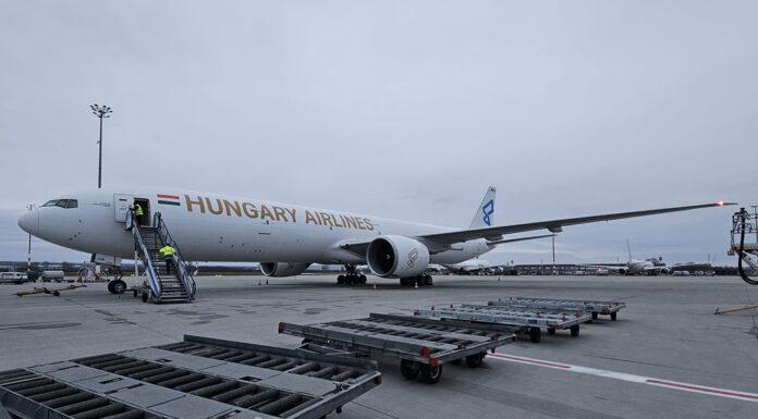 Egyéves a Hungary Airlines, megérkezett a 777-ese Budapestre