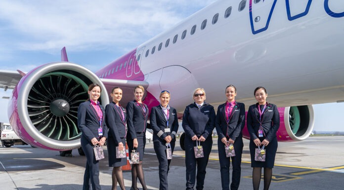 Tíz járatát kizárólag női személyzettel repülte a Wizz Air