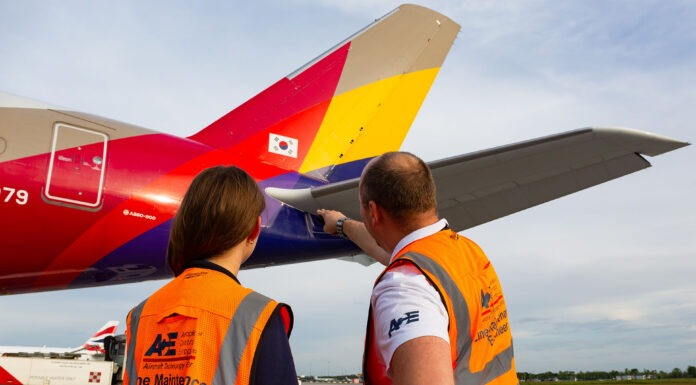 Exkluzív betekintés: az Asiana A350-esének műszaki kiszolgálása Ferihegyen