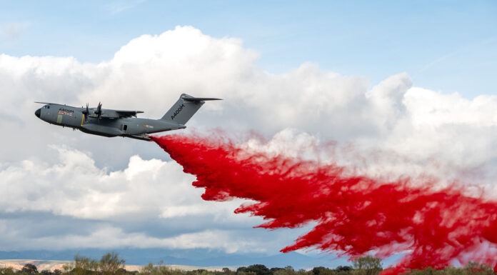 Airbus A400M katonai szállítógépet vetettek be a francia erdőtüzek oltására