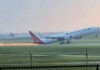 Átstartolás közben súrolta a futópályát egy Boeing 777-300ERSF farokrésze