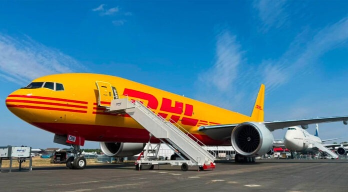 Forgalomba áll az első Boeing 777-200LRMF